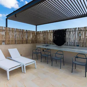 https://amazing-ocean-view-2br-penthouse-c301.quintano-roohotels.com
